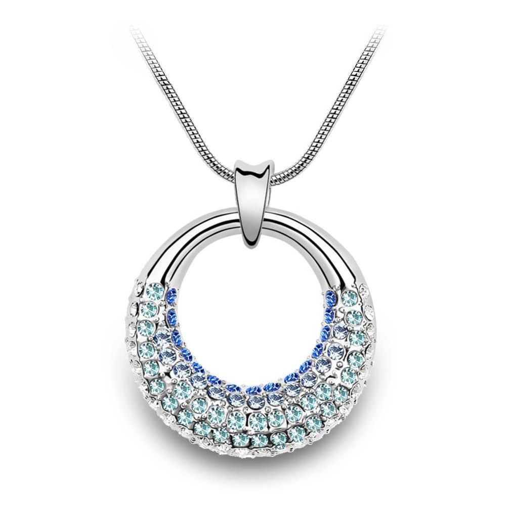 Stunning silver tone necklace with crystals
